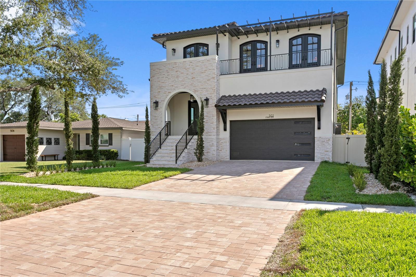 502 E Davis Blvd