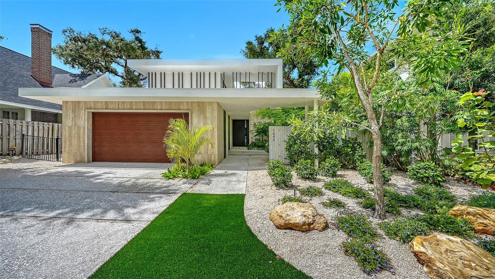 1642 Bahia Vista St