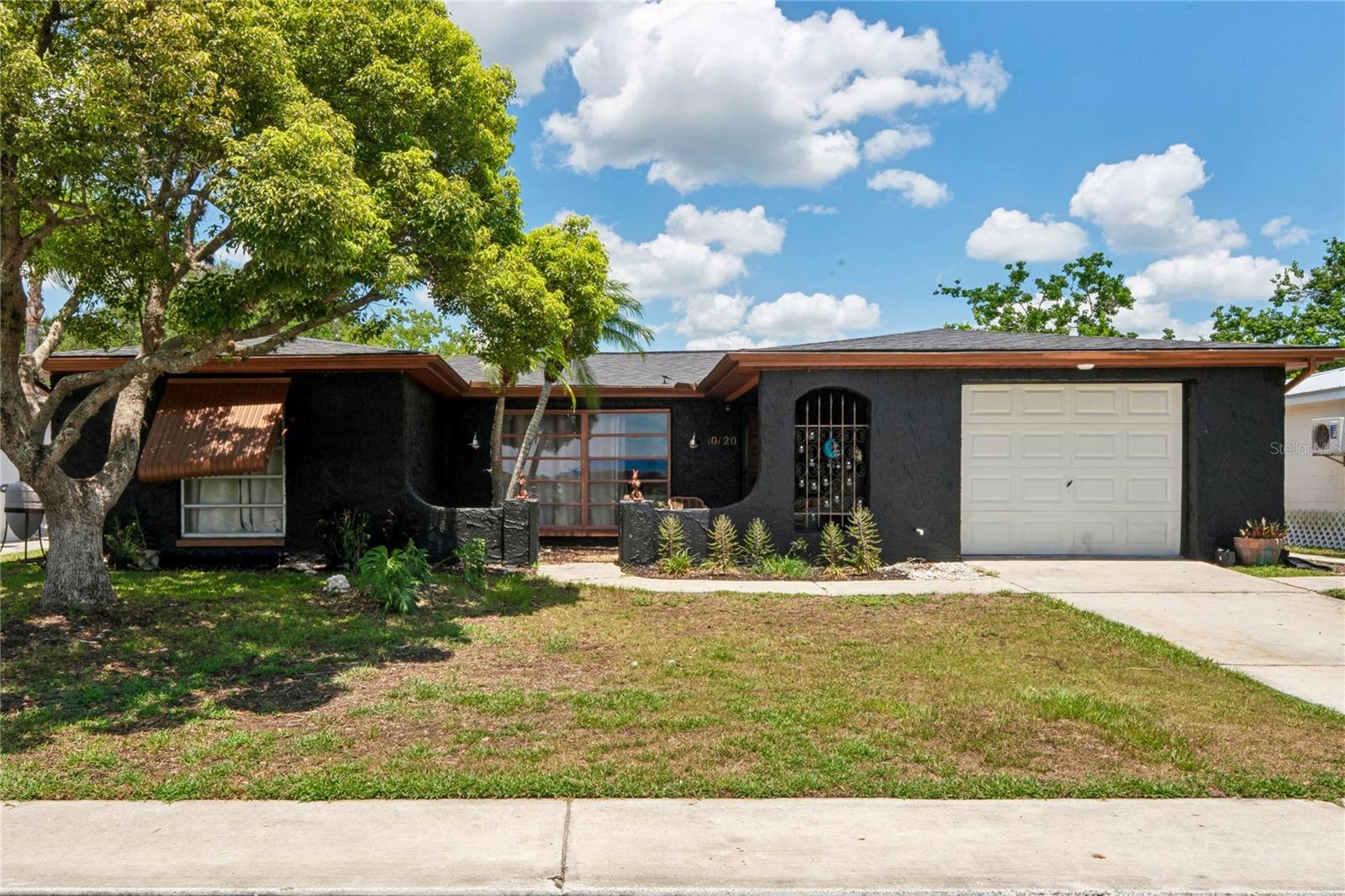 10120 Glen Moor Ln