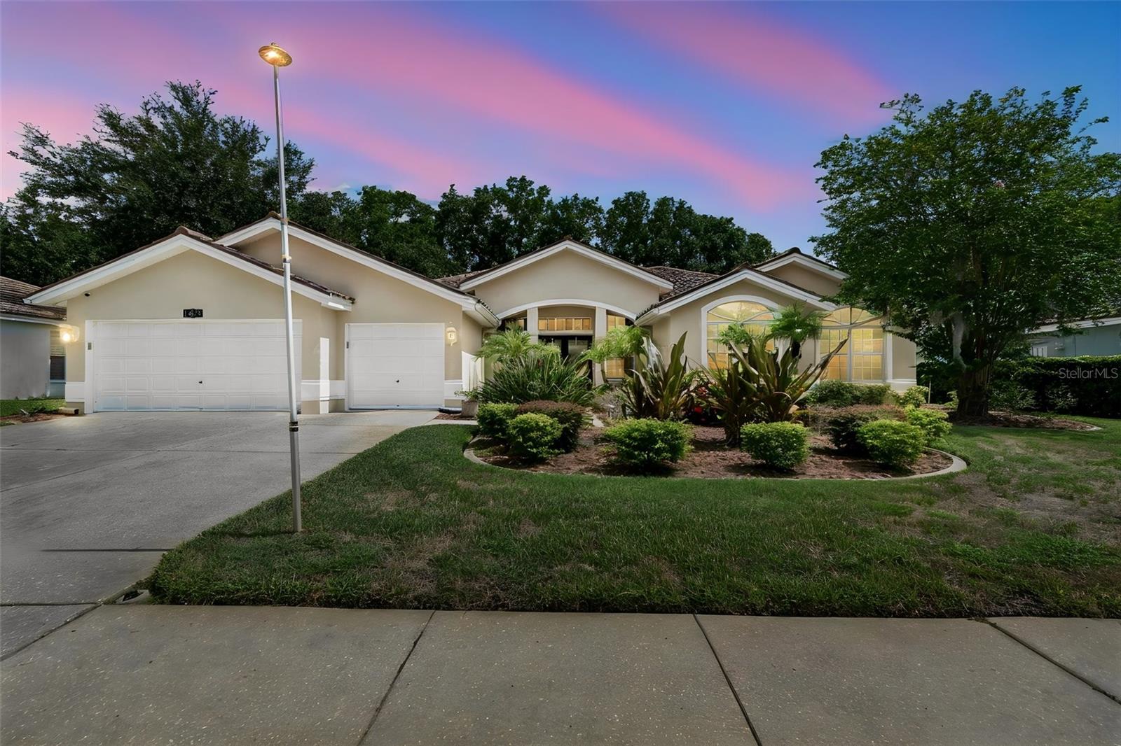 1230 Berkshire Ln