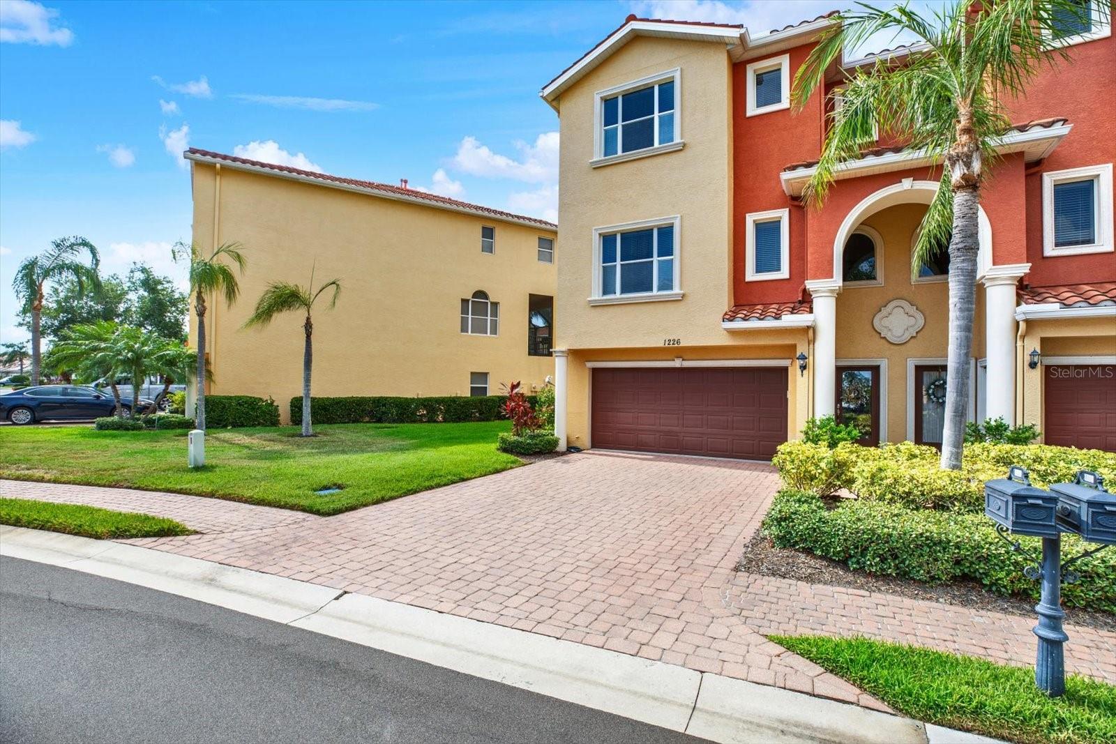 1226 3rd Street Cir E