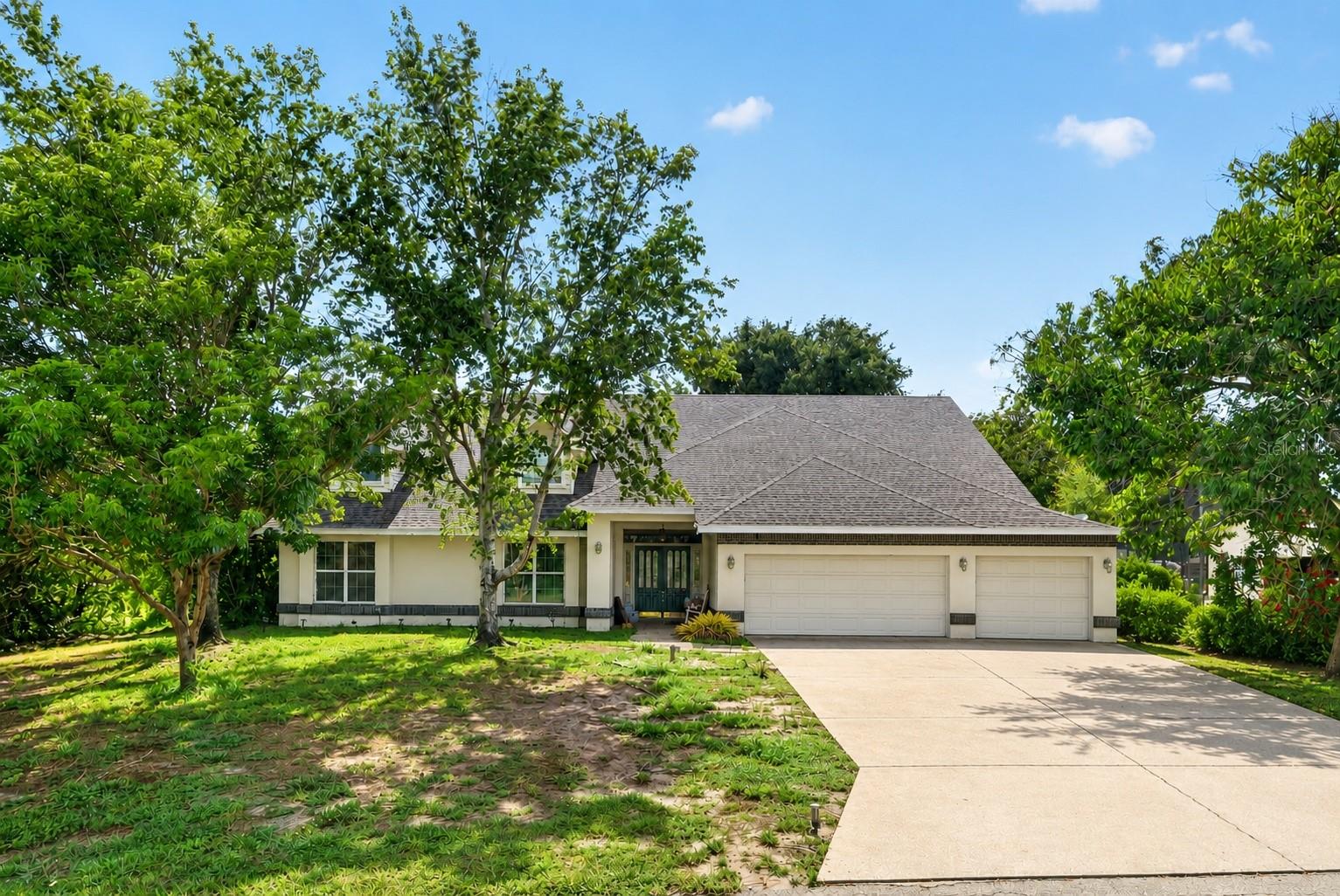 421 Willow Oak CT