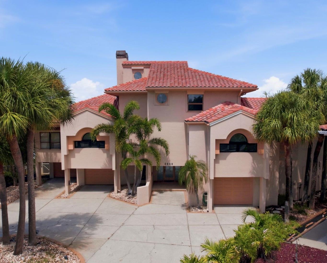 2869 Seabreeze Dr S