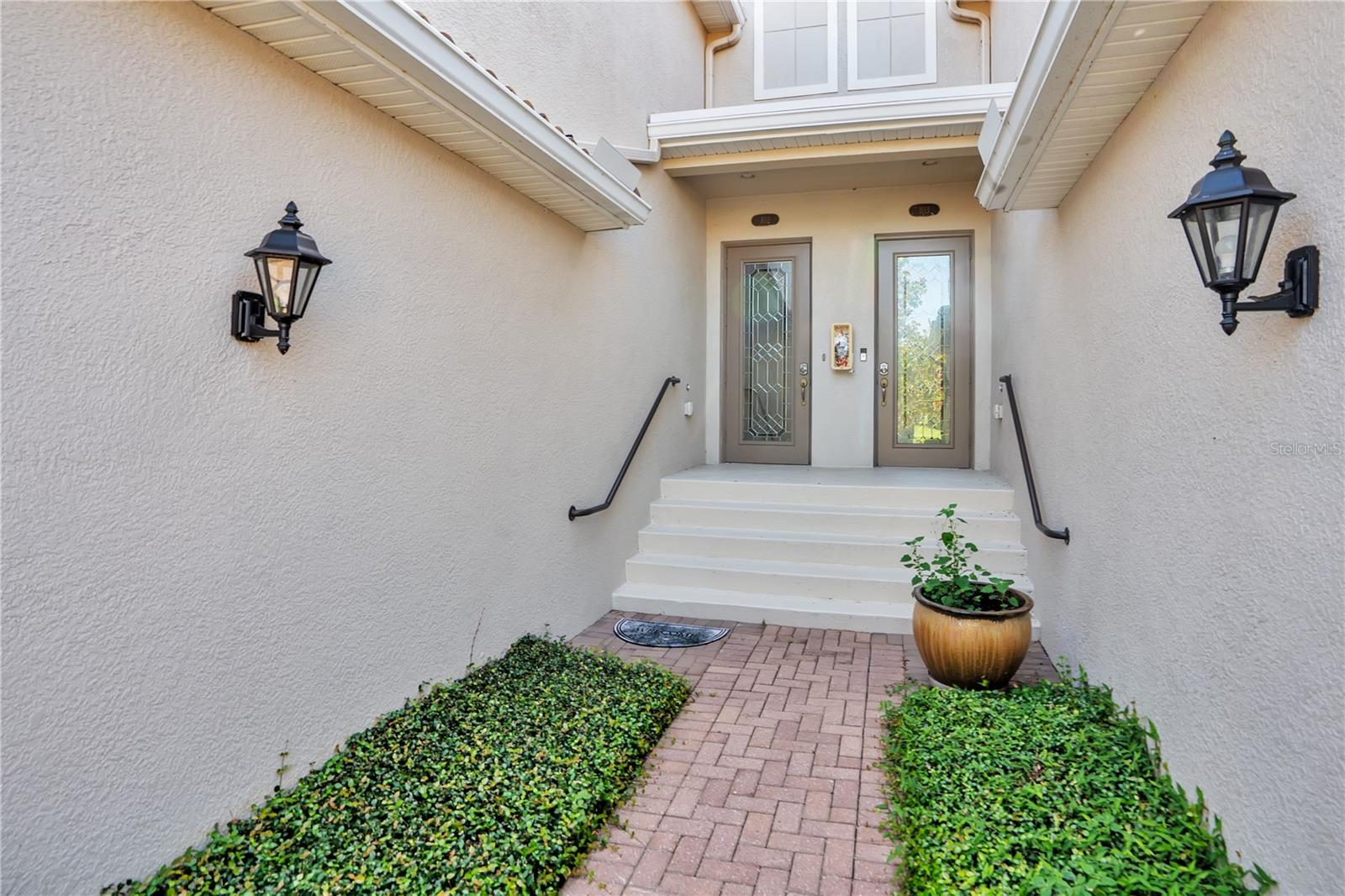 415 Winding Brook Ln #102