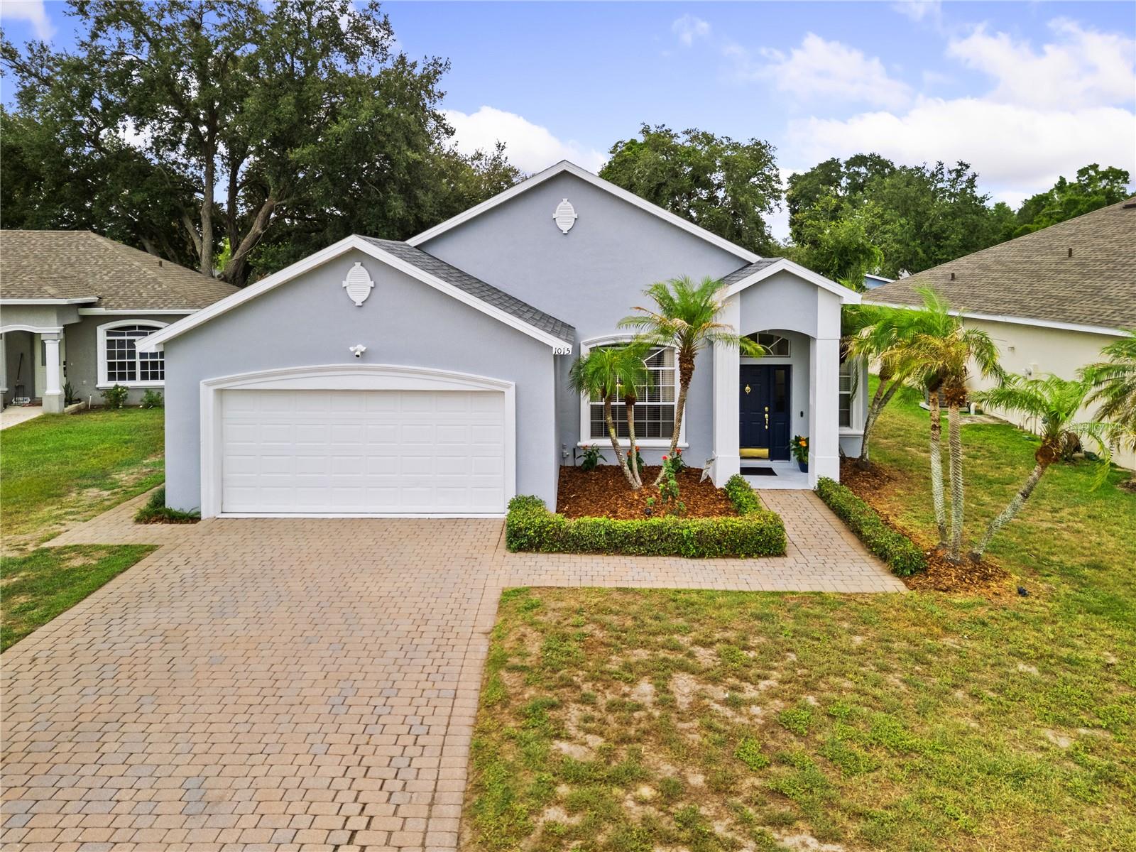 1015 Robin Ln