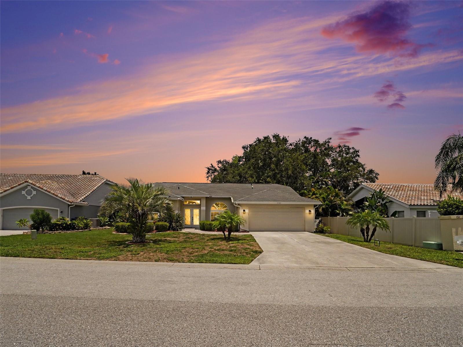 5325 Gardens Dr
