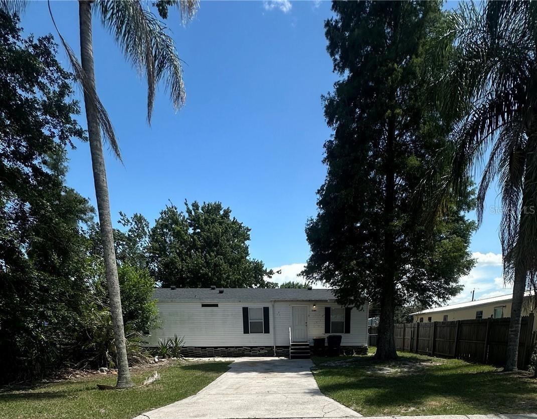 2594 McIntosh Dr