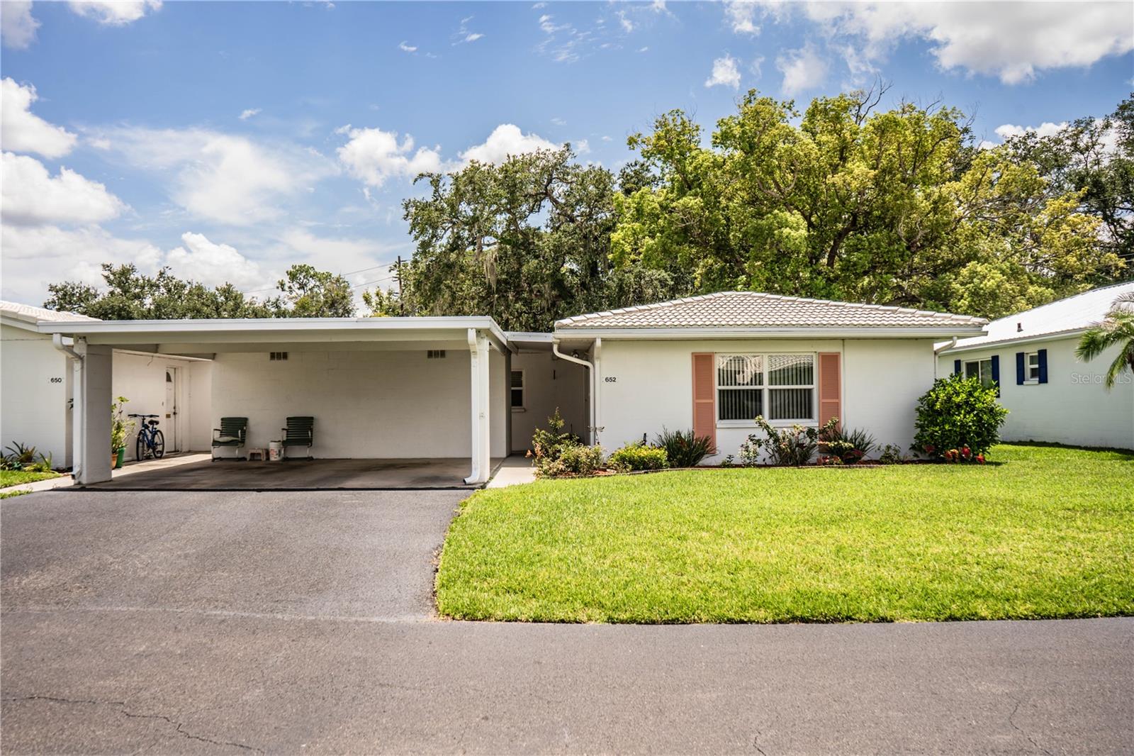 652 Cottage Ln