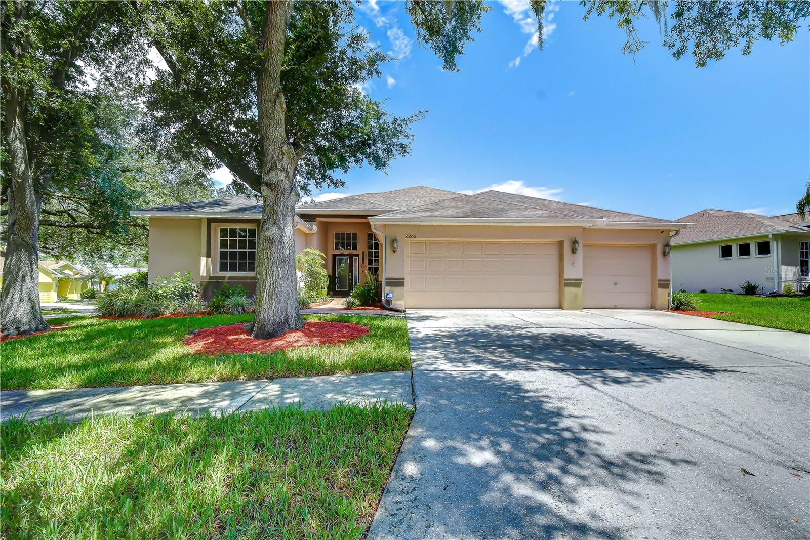 2202 Longmore Cir