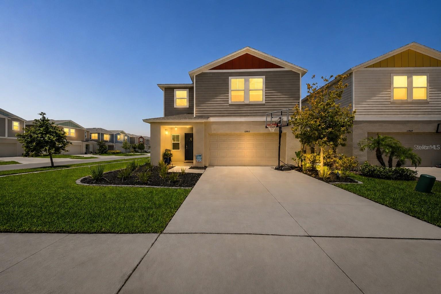 12953 Camarillo Pl