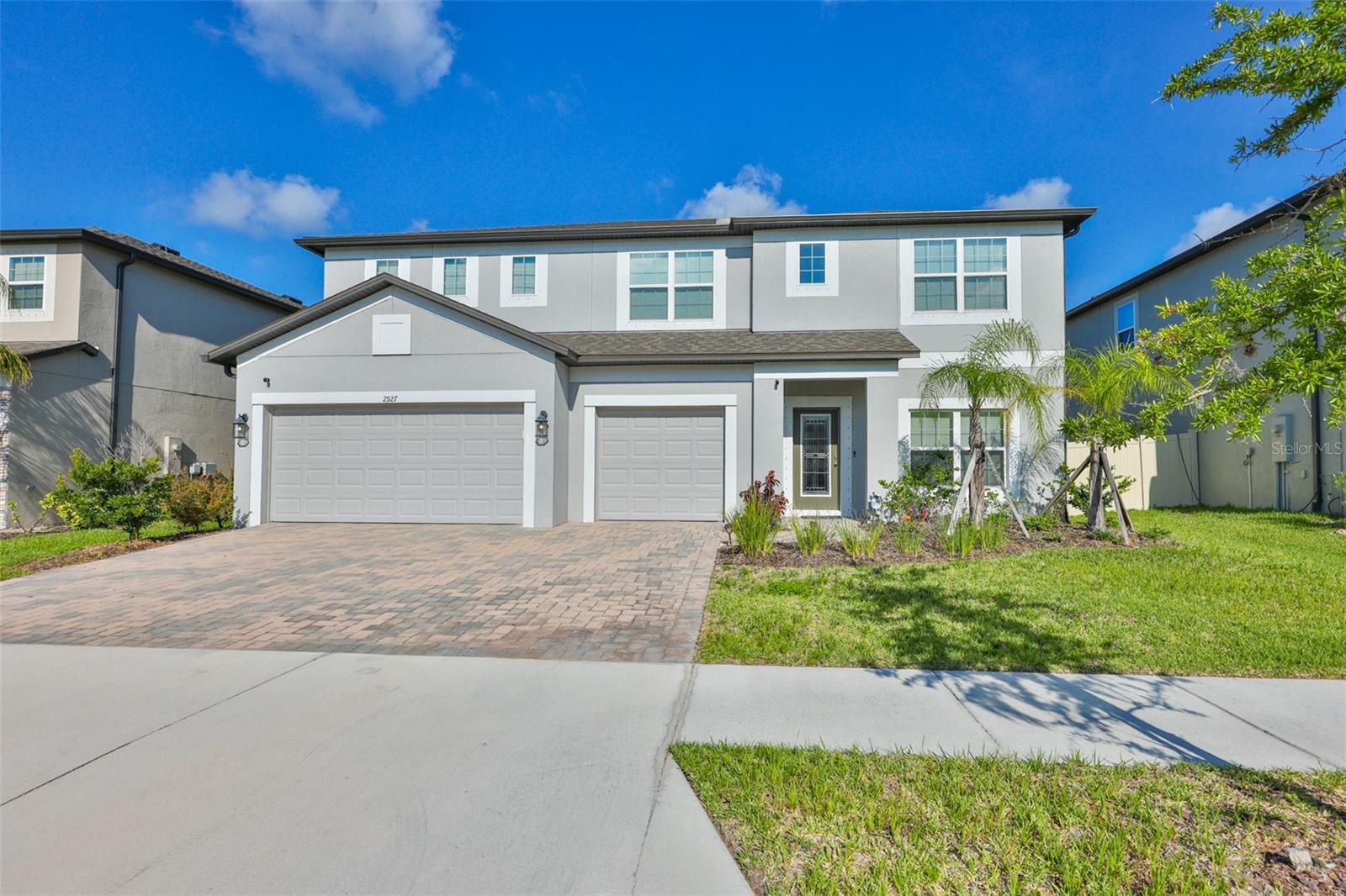 2927 Marine Grass Dr