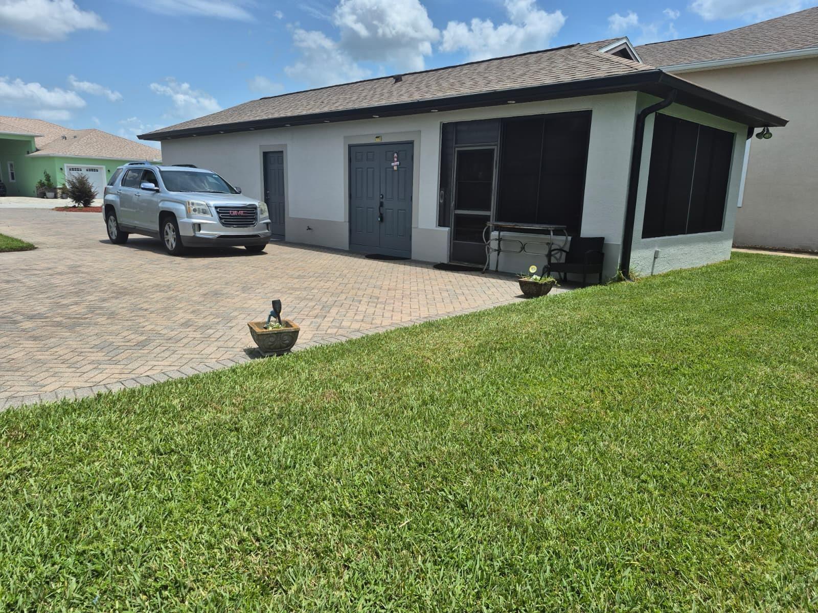 389 Nolane Ln
