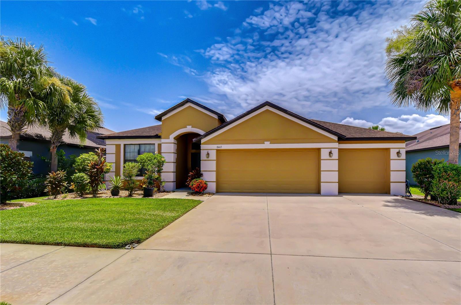 8443 White Poplar Dr