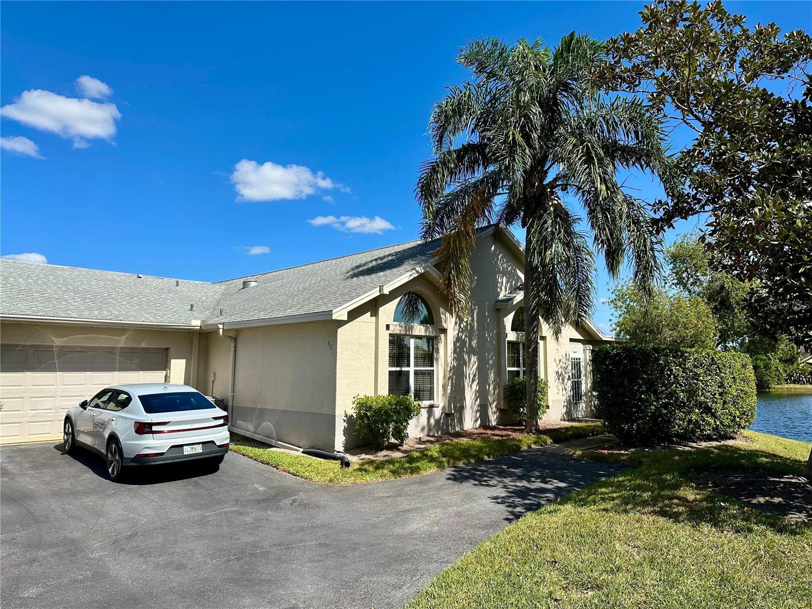 801 Silverthorn Ln