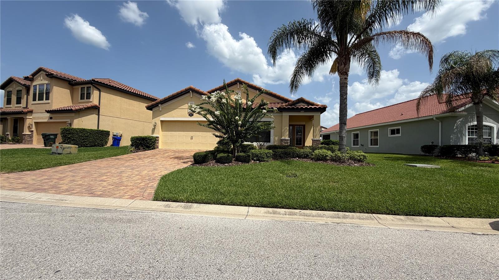 1947 Altavista Cir