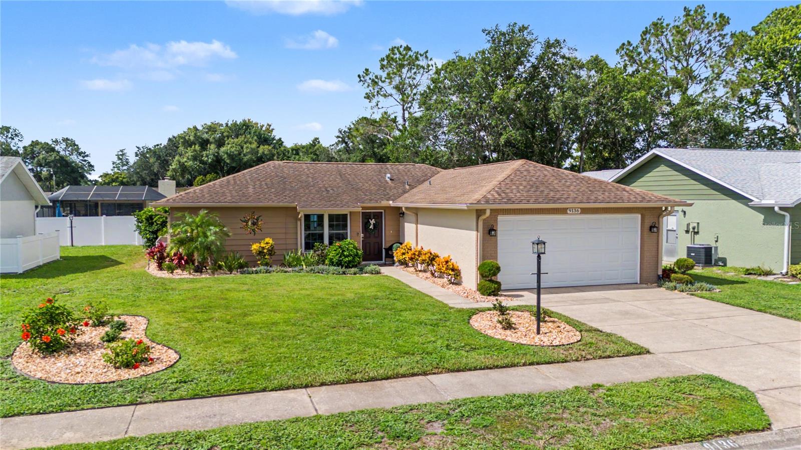 9136 Tiara CT