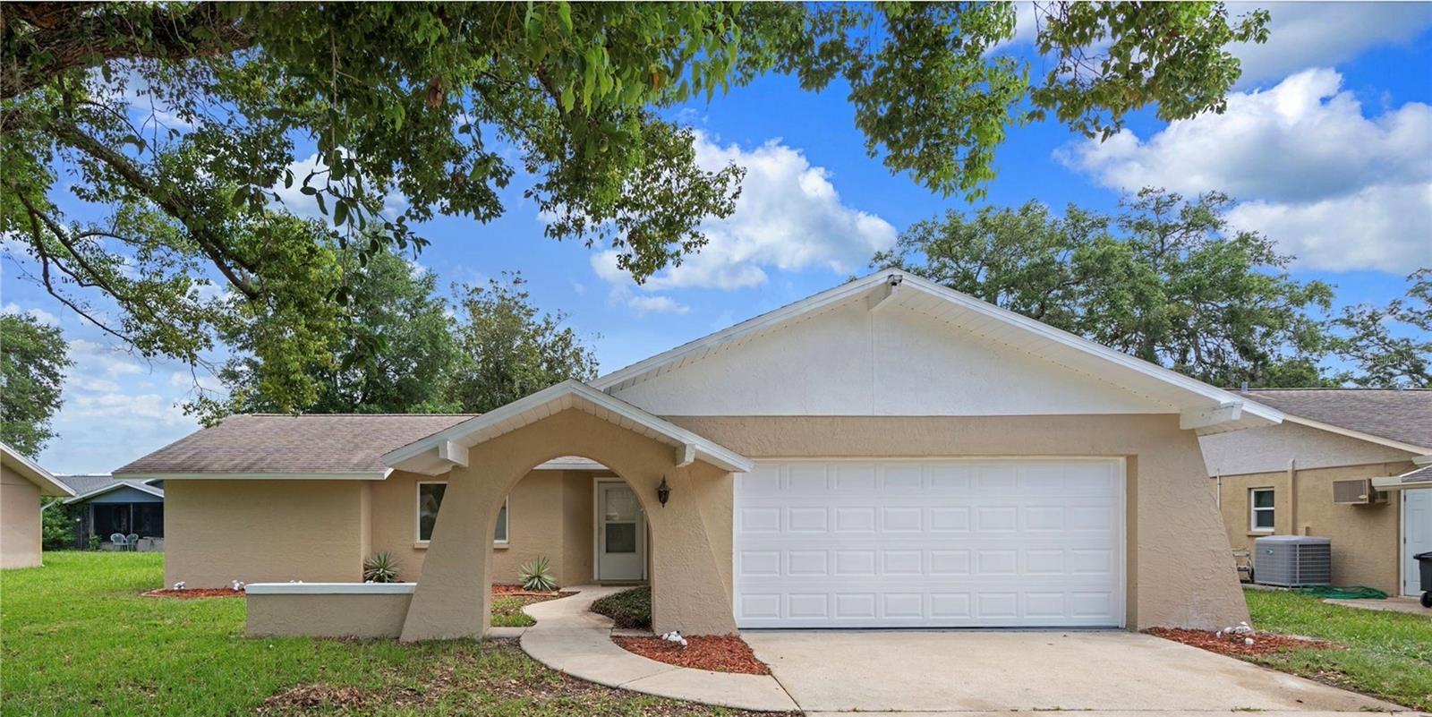 8643 Woodbridge Dr