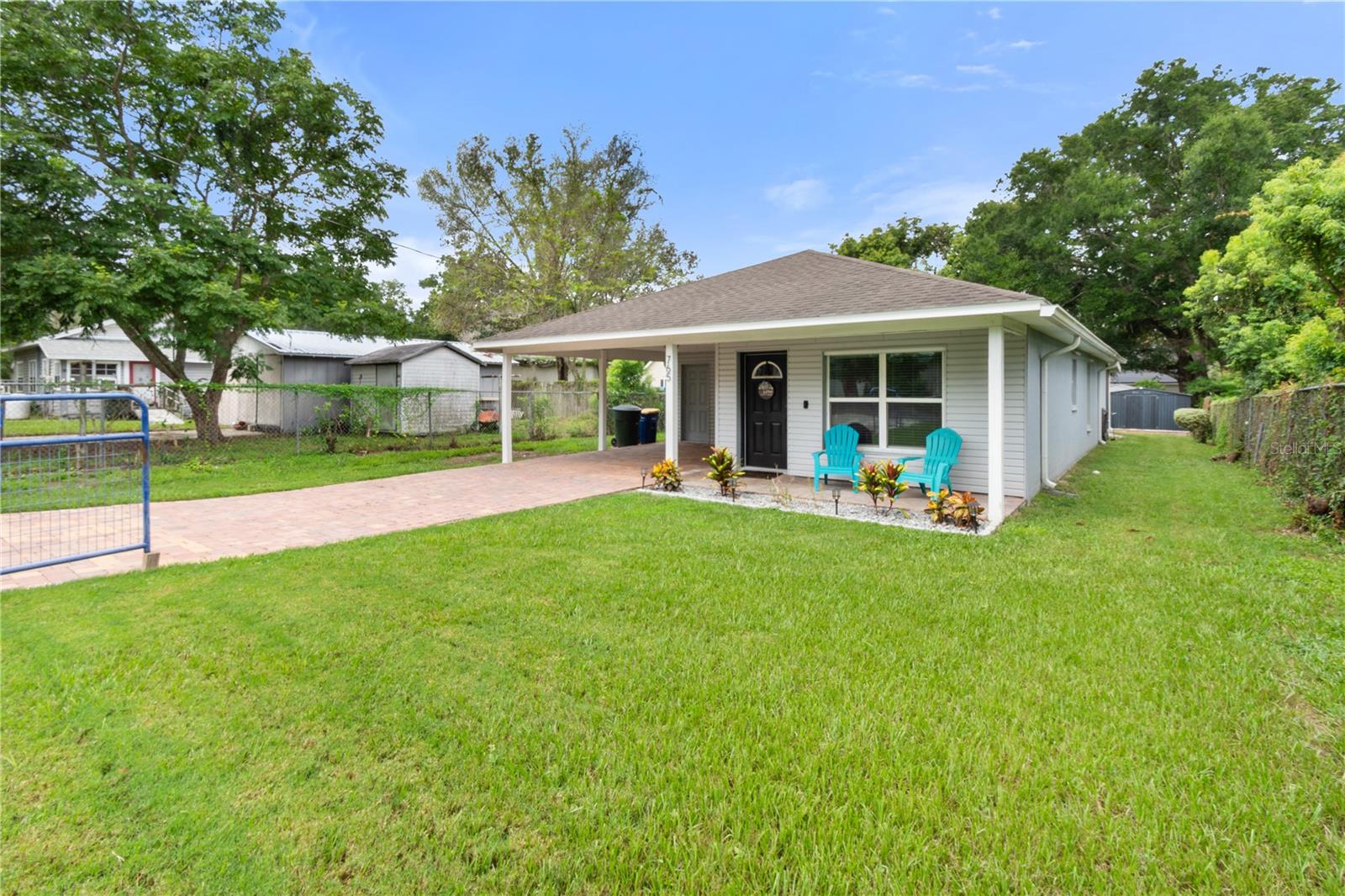 765 S Dudley Ave