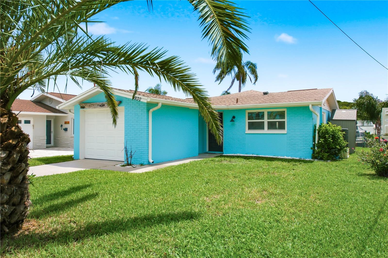 4930 Pompano Dr