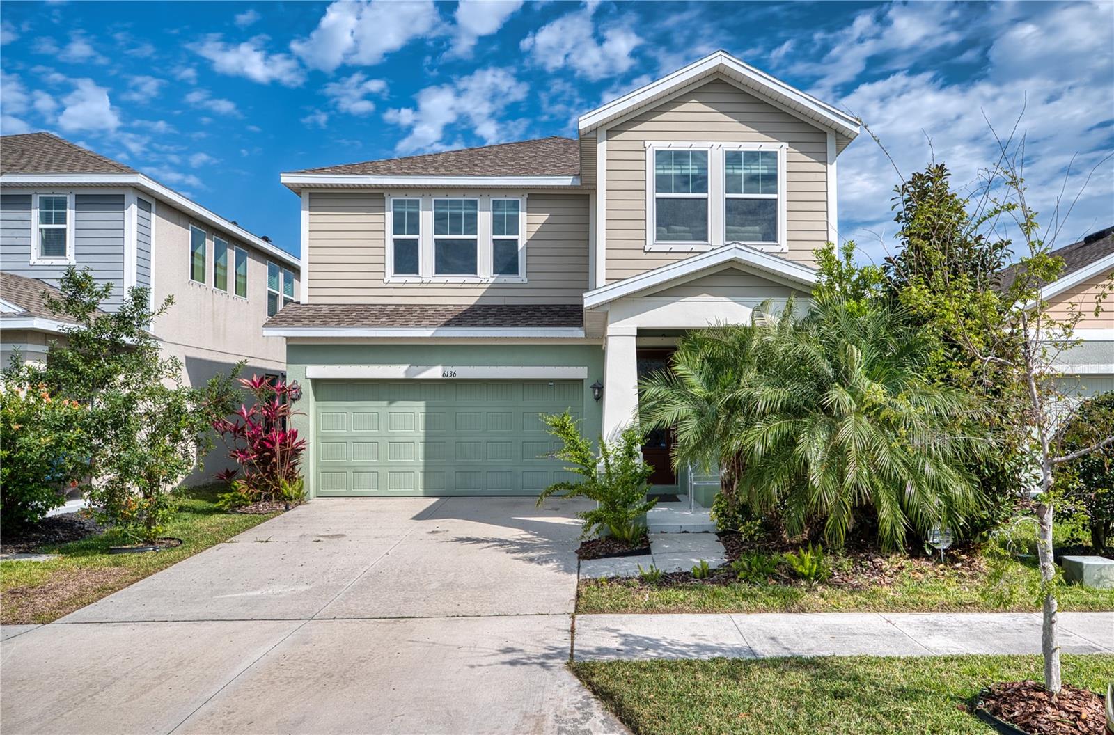 6136 Voyagers Pl