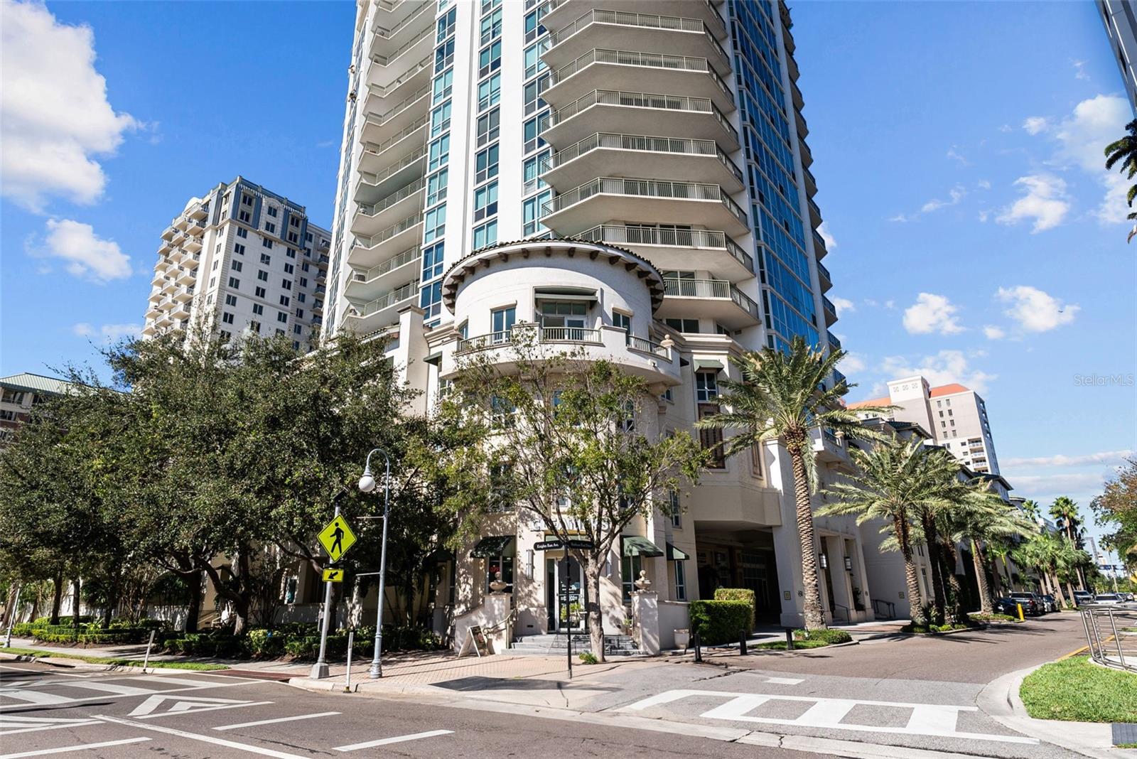 450 Knights Run Ave #405