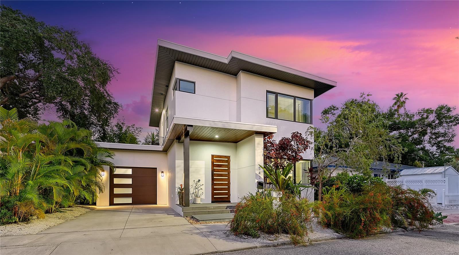 543 Columbia CT