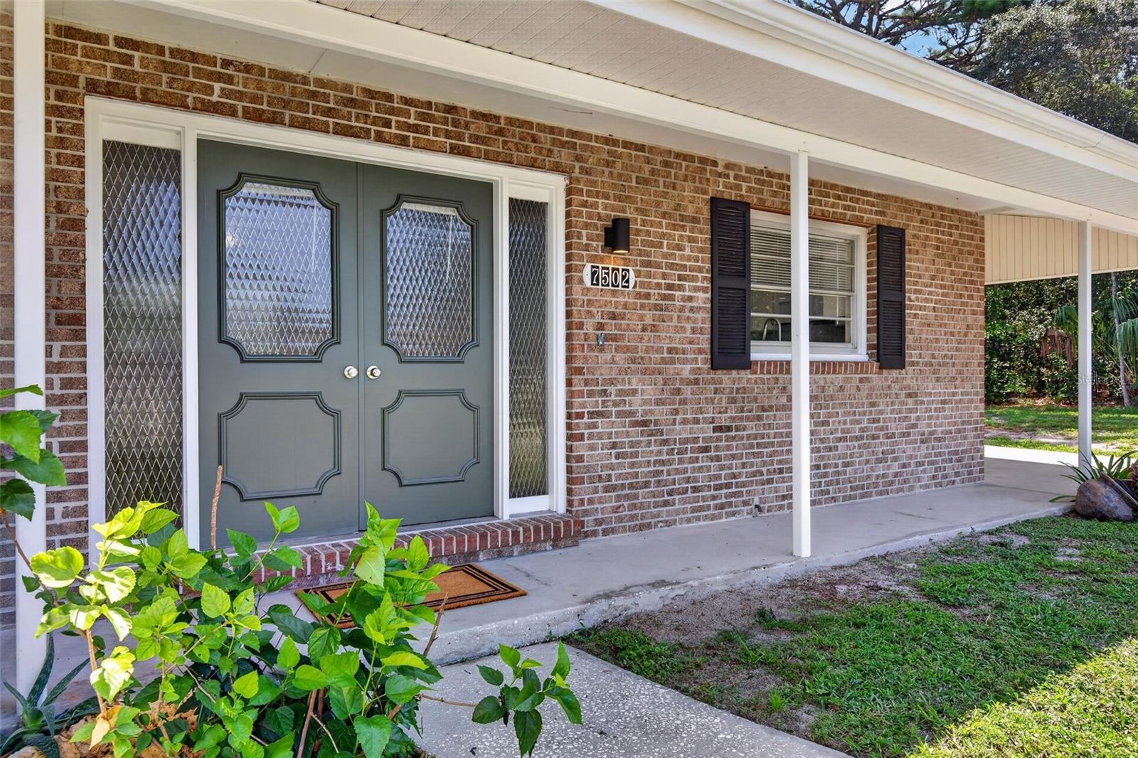 7502 Pond Cir