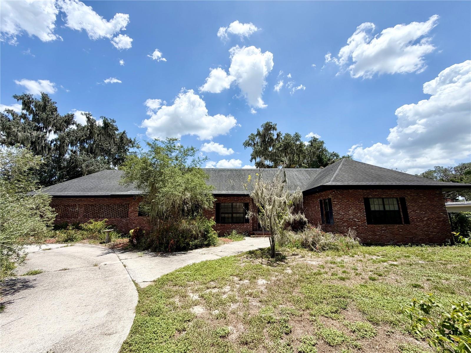 1880 Hermosa Ave