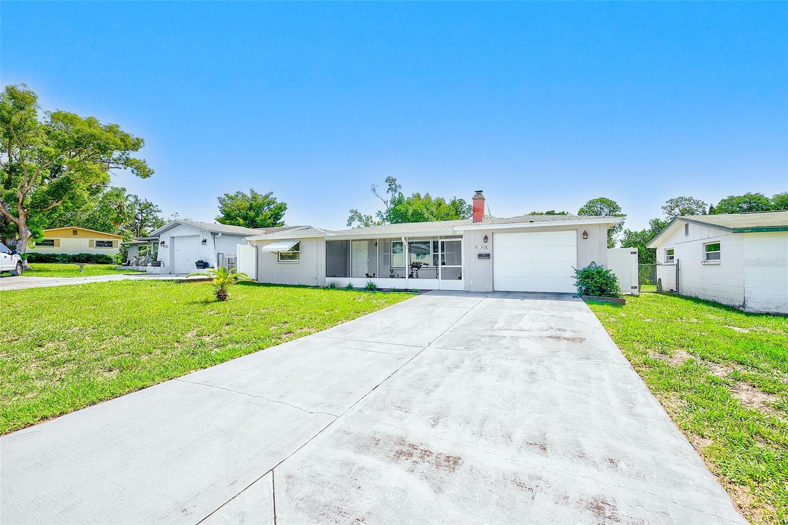 5126 Rosewood Dr