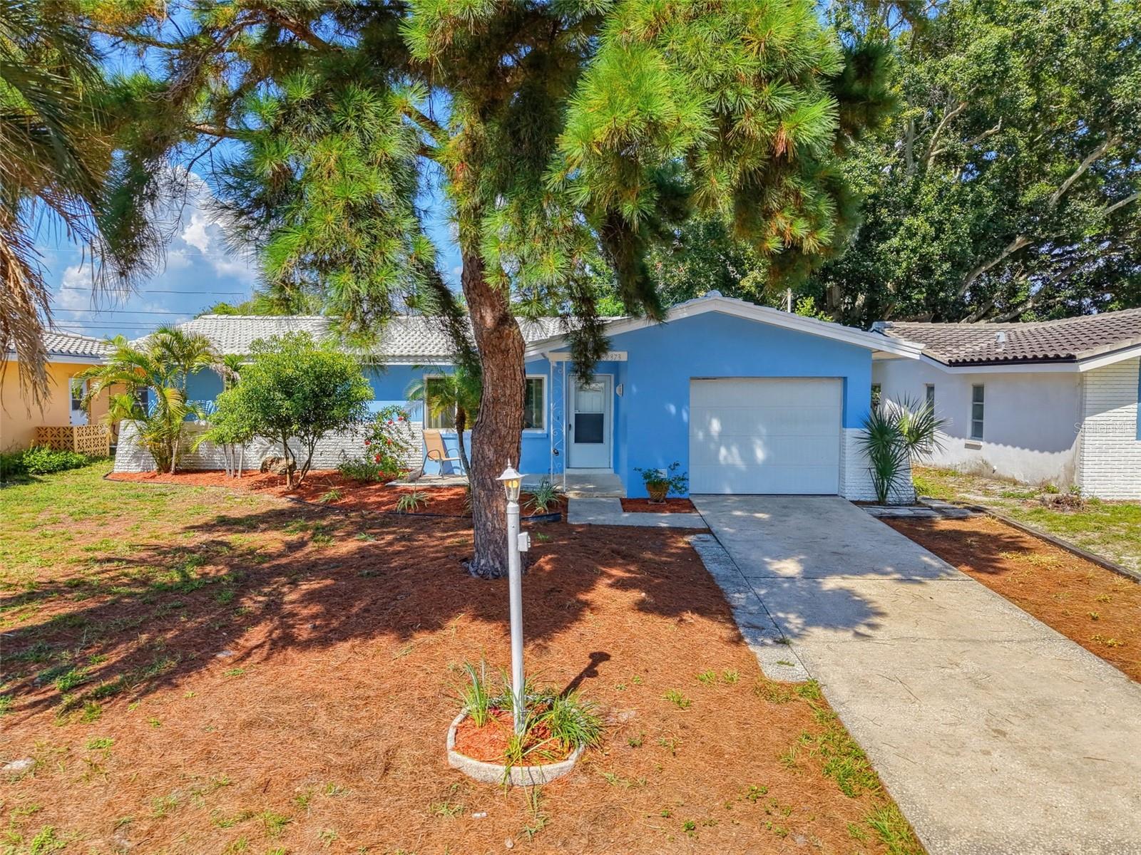 2373 Forest Dr