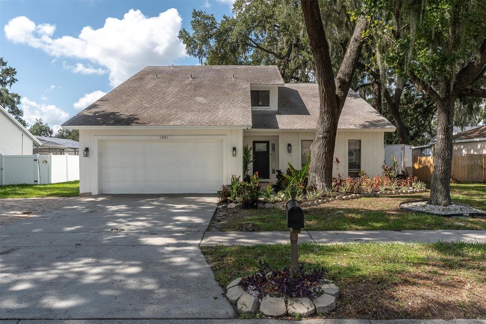 1901 Landside Dr