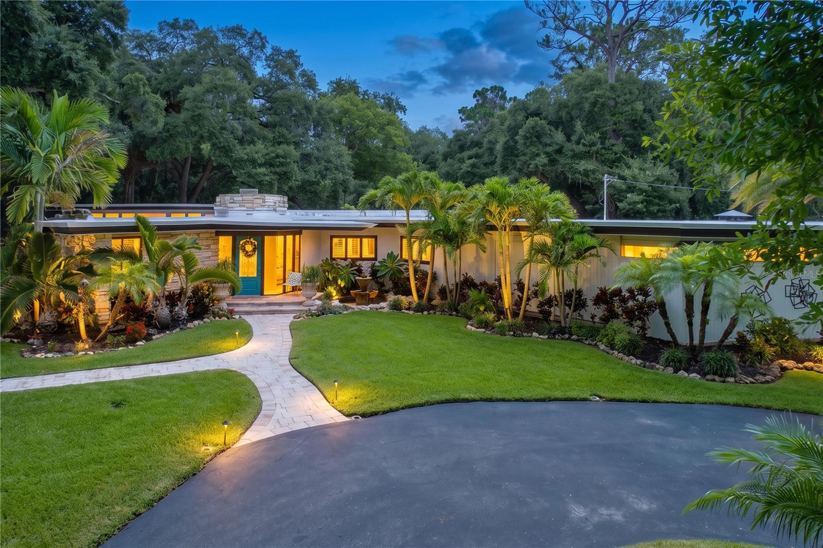 1653 Sunnybrook Ln