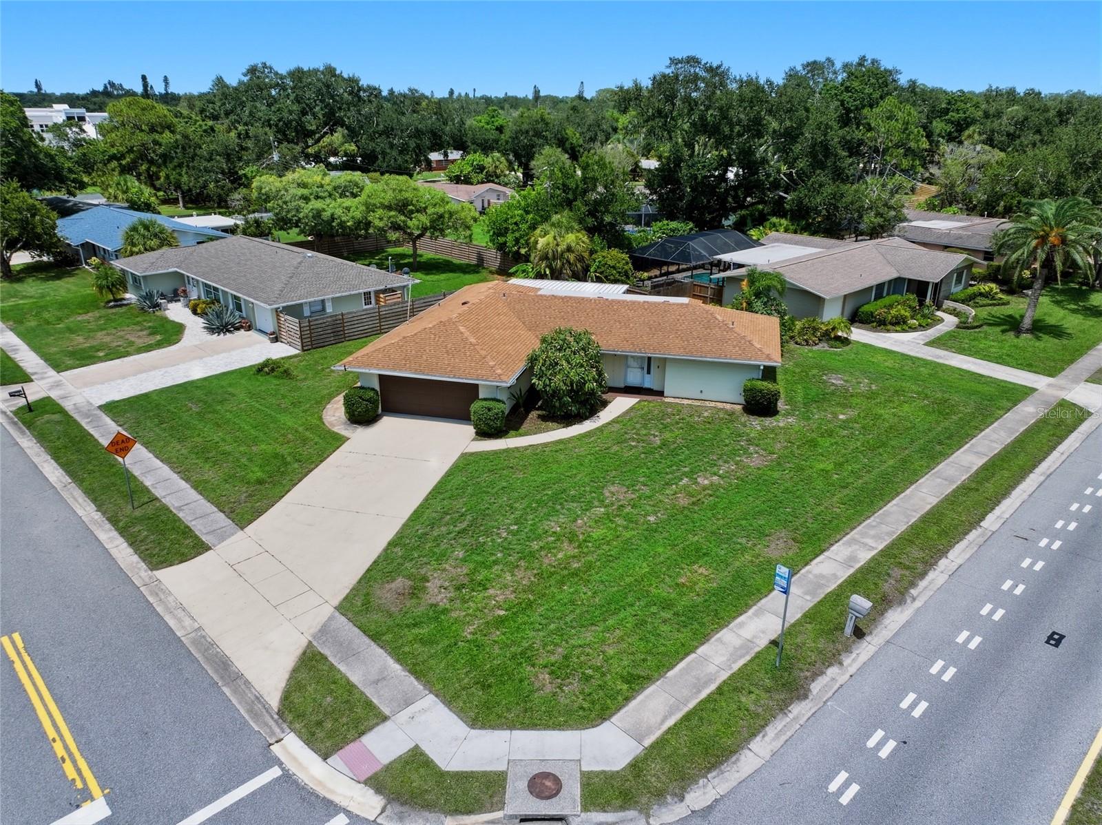 2711 Gulf Gate Dr