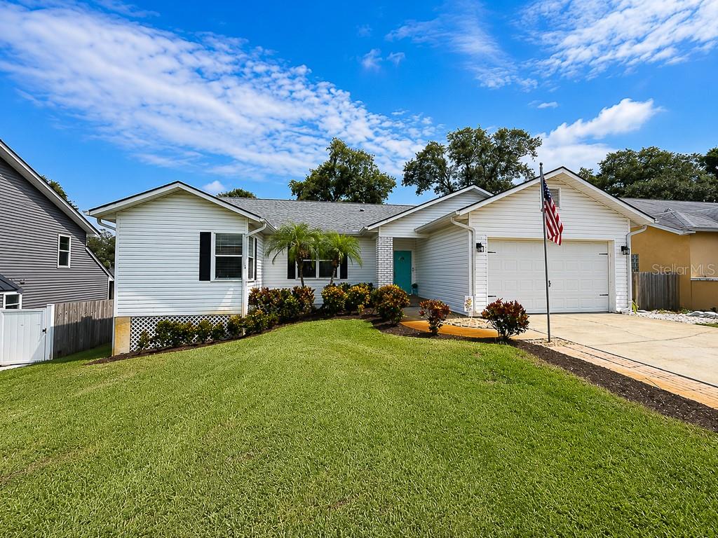 859 Harbor Hill Dr