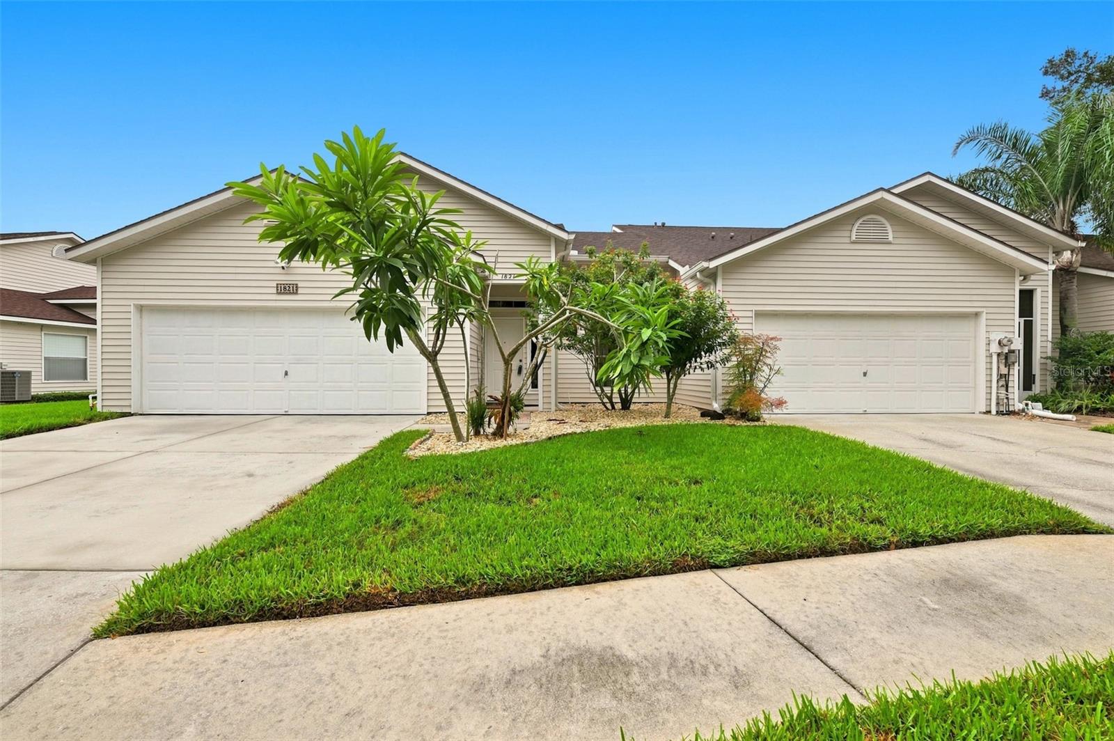 1821 Lake Heron Dr