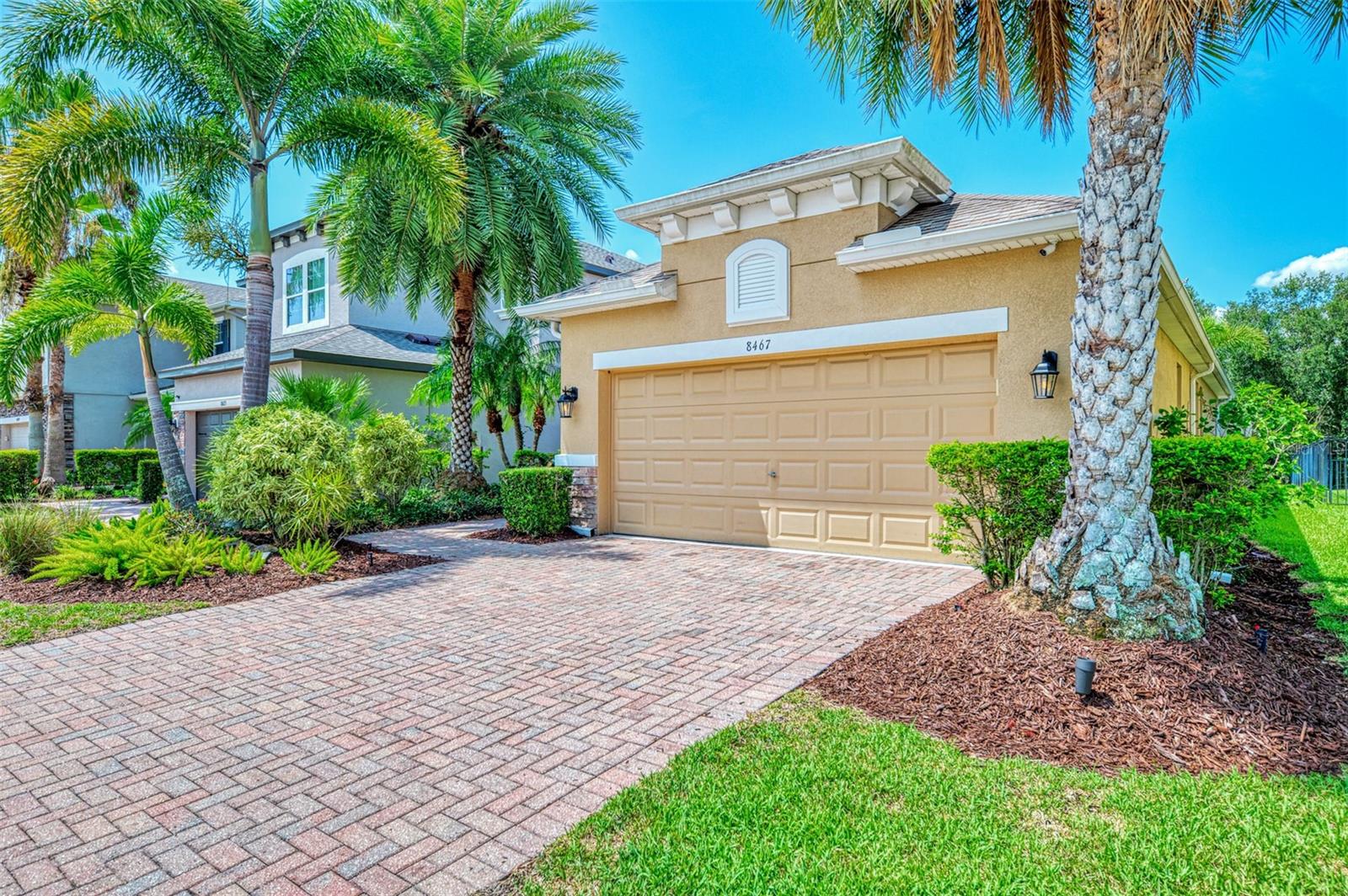 8467 Nandina Dr