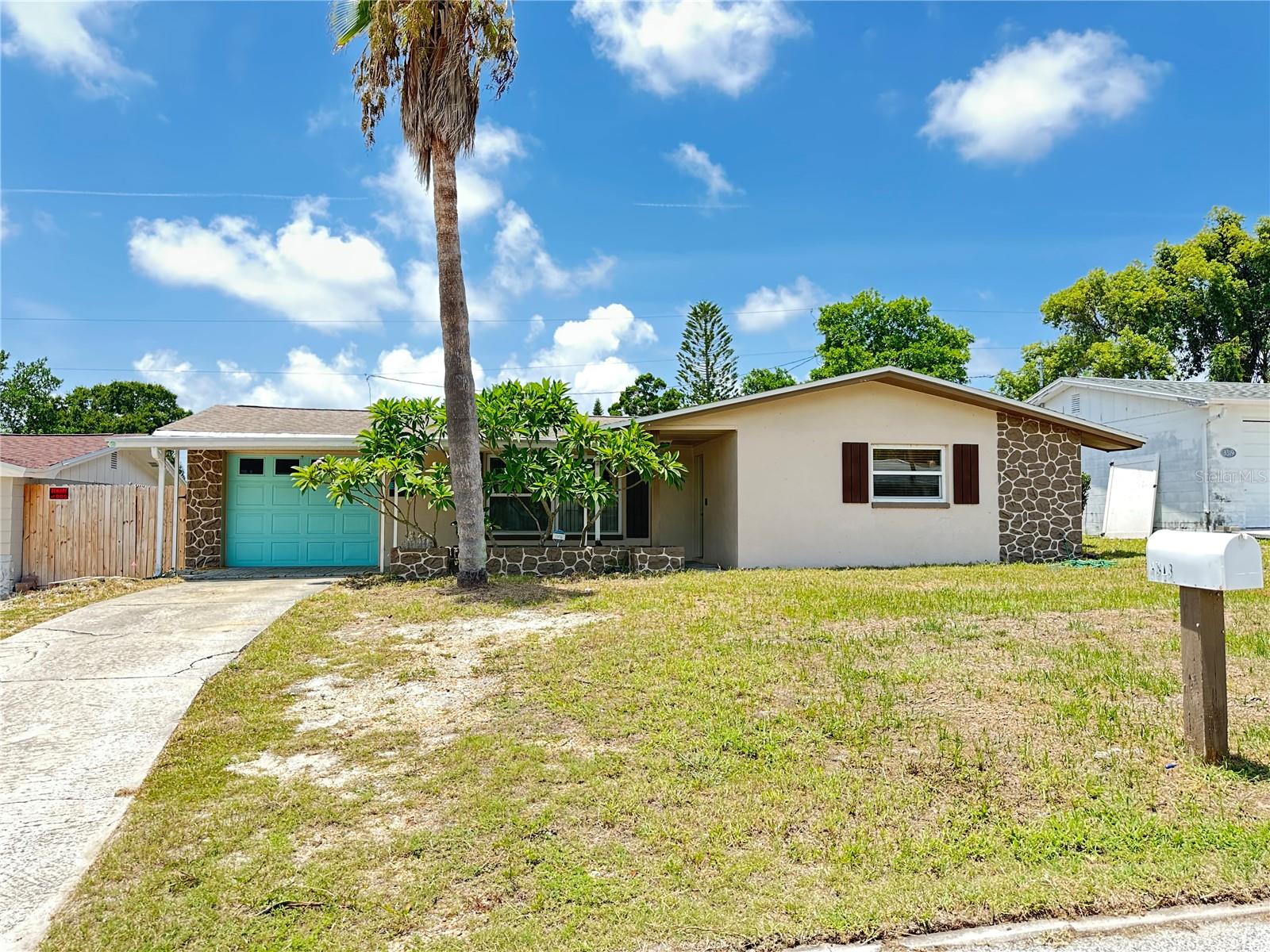 3313 Briar Cliff Dr