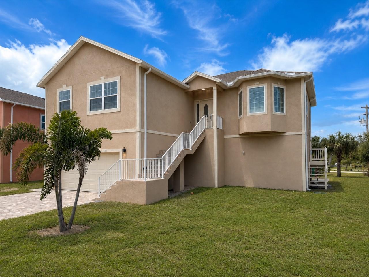 1083 S Pointe Alexis Dr