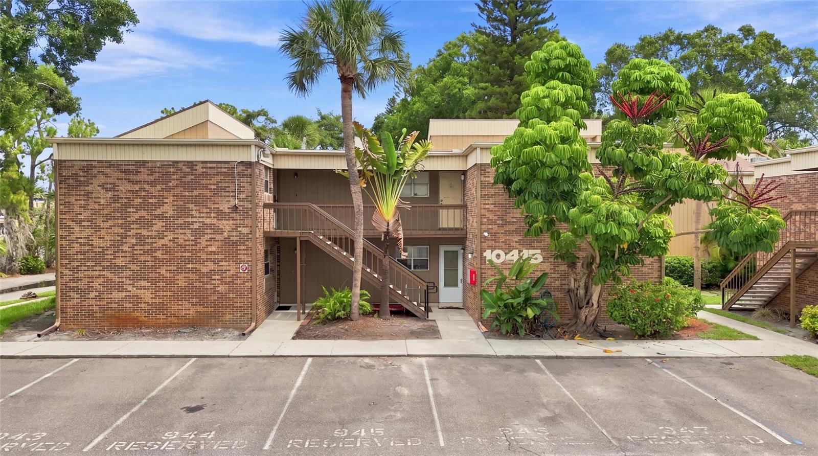 10415 Carrollbrook Cir #207