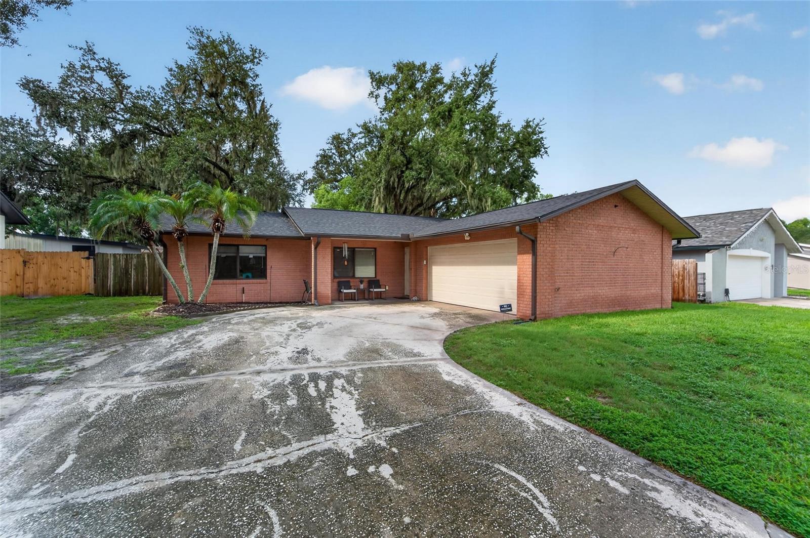 3721 Coppertree Cir