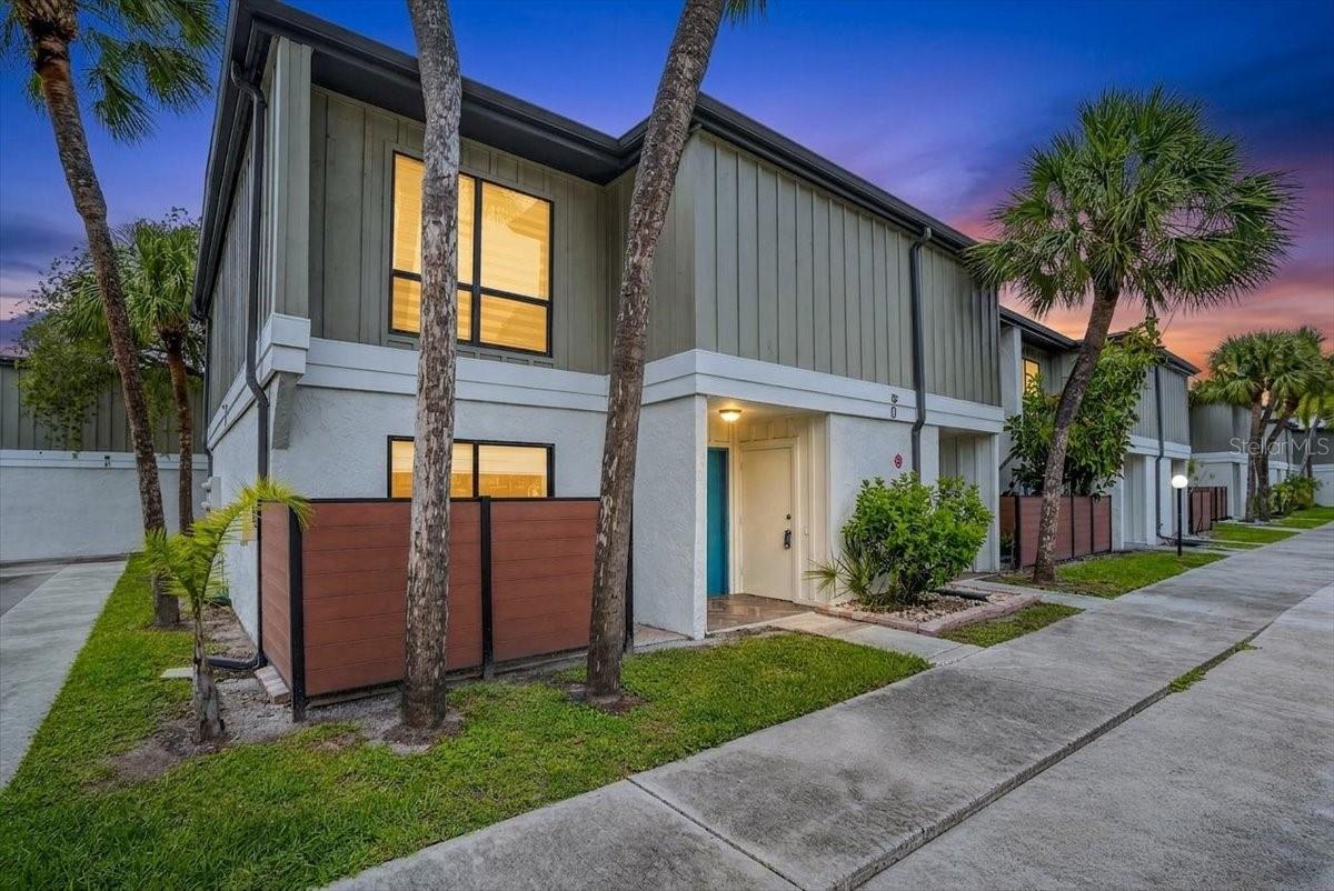 4001 Beneva Rd #310