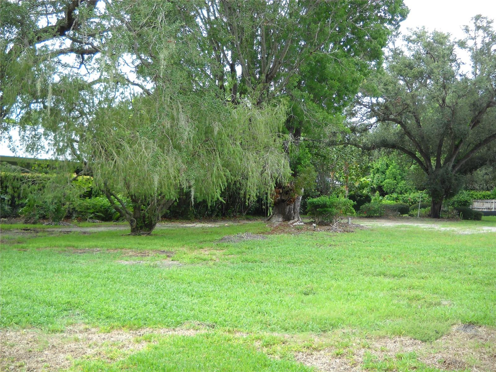 1749 Cherokee Dr