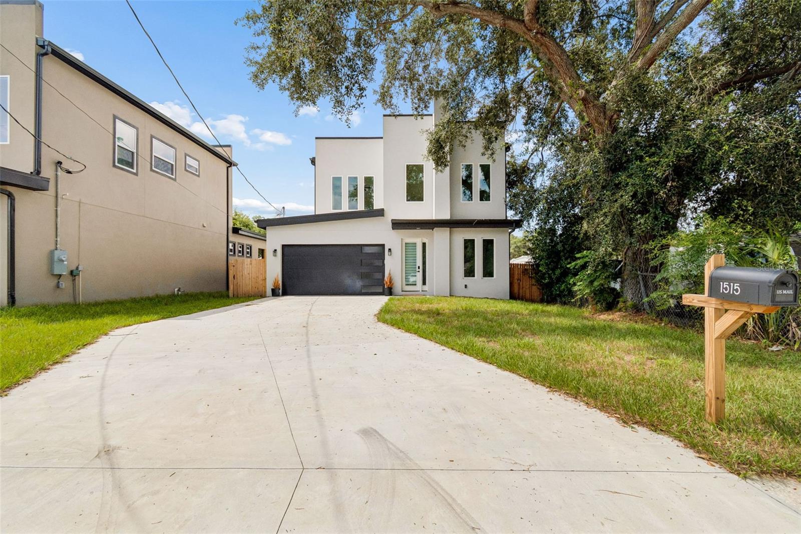 1515 E 27th Ave