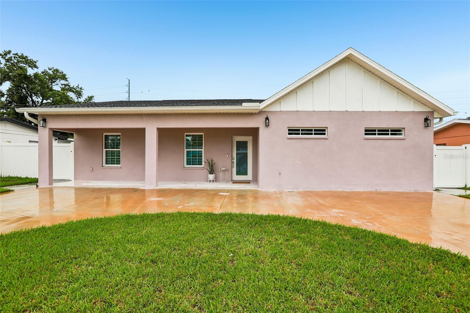 2703 Auburn Ave W