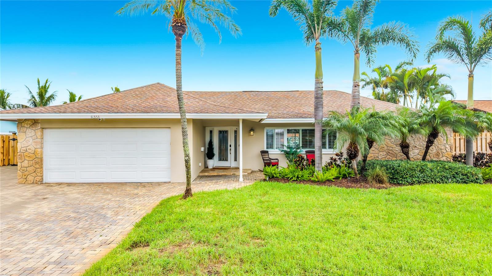 6351 3rd Palm Pt