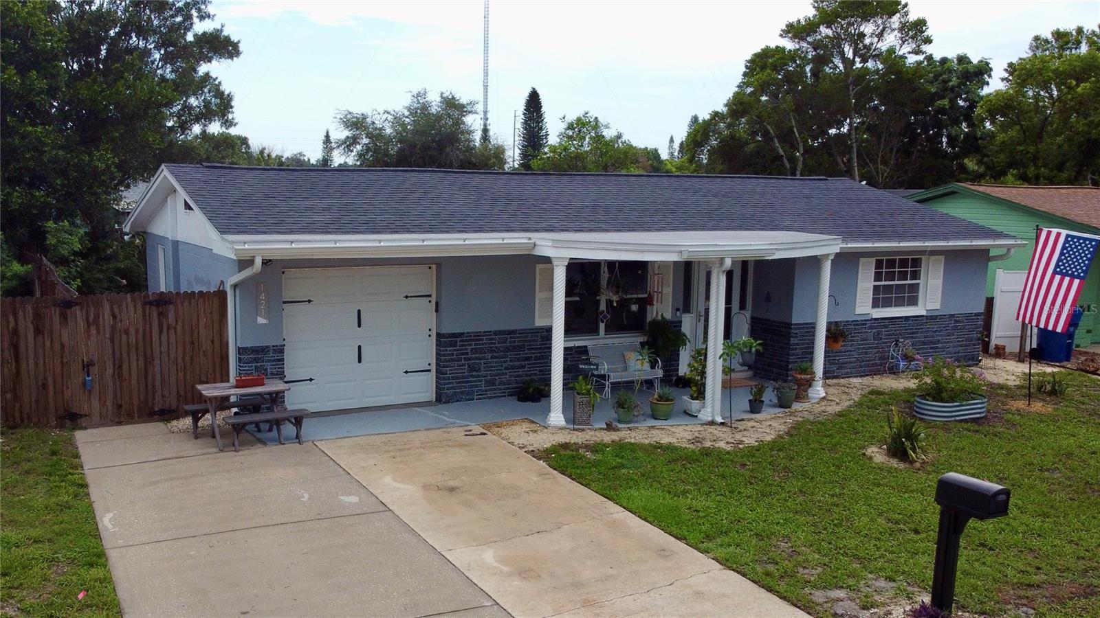 1421 Wickham Ln