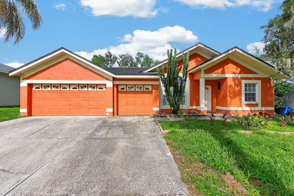 4609 Oak River Cir