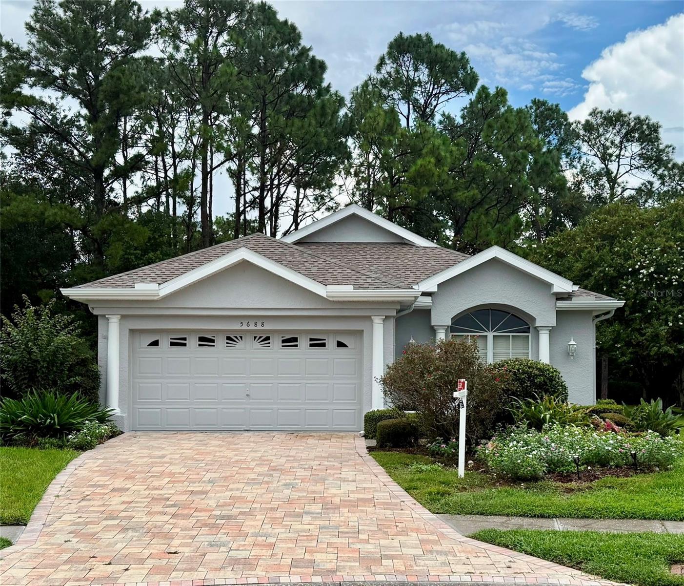 5688 Legend Hills Ln