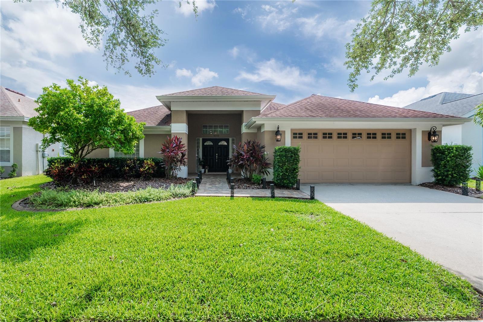 10332 Abbotsford Dr