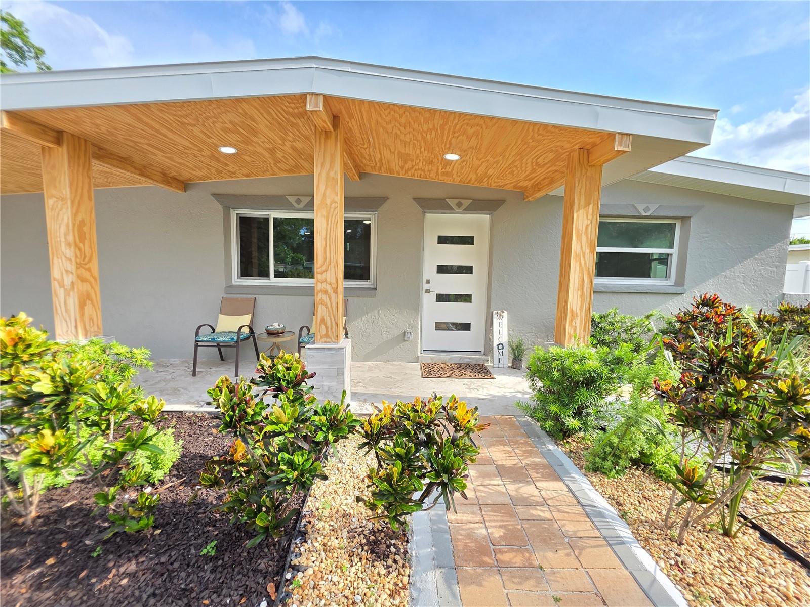 138 Davison Ave NE